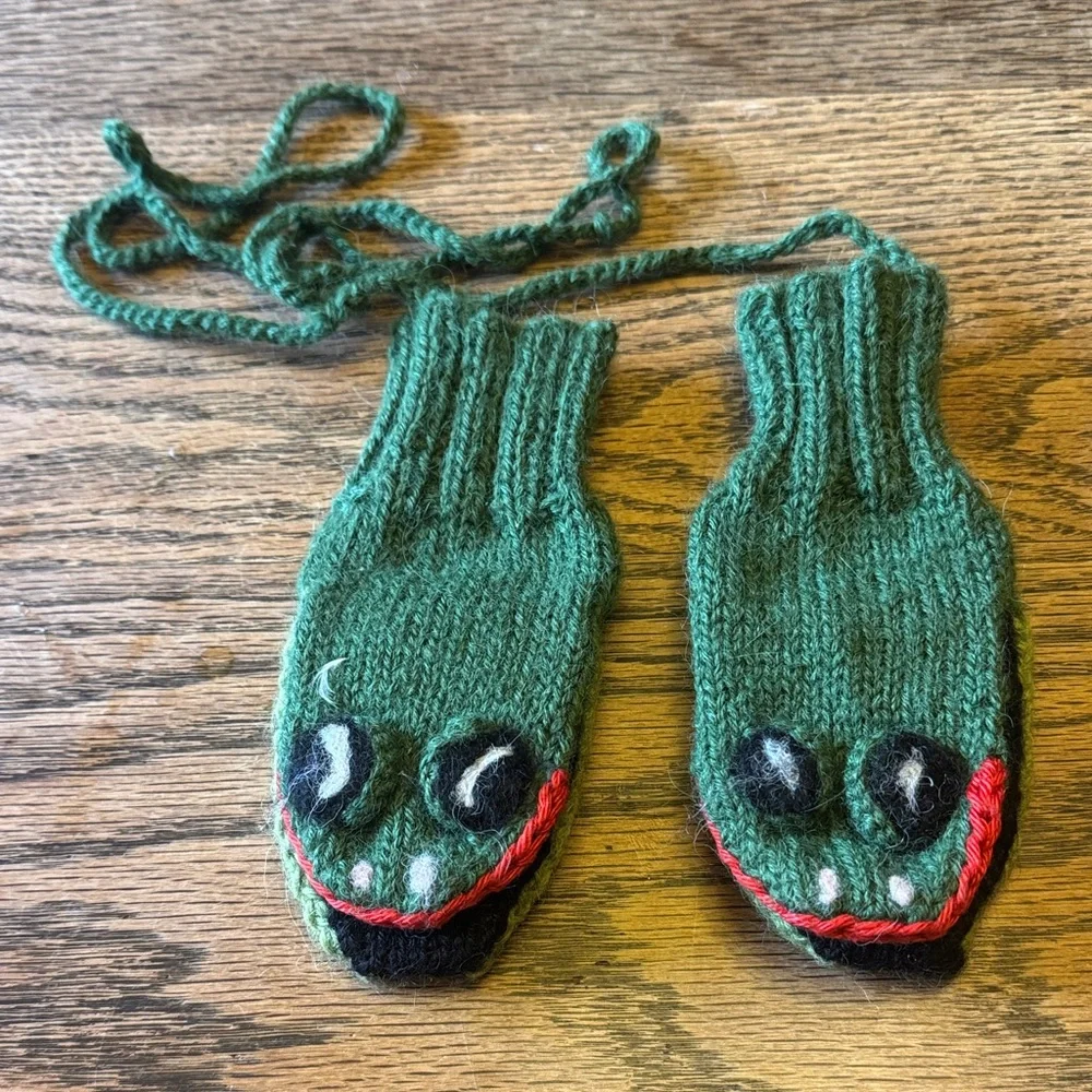 Alpaca toddler mittens frog puppets very soft silky warm green cute GIFT NEW